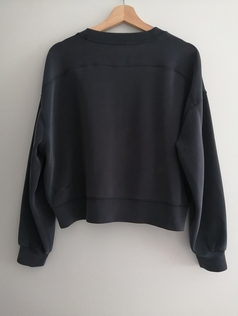 Lululemon Softstreme Perfectly Oversized Cropped Crew Pullover Sweater Black 8 - Picture 2 of 16